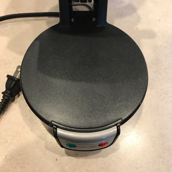 Hamilton Beach Breakfast Sandwich Maker - Picture 7 of 9